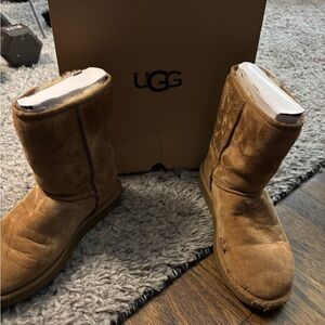 Women’s UGG classic short chestnut Boots sz 7